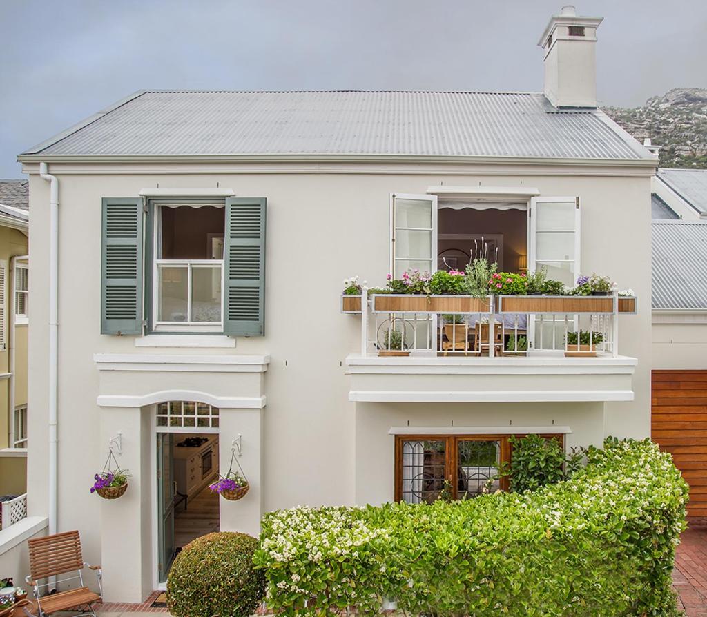 Charming Coastal Townhouse At The Majestic Villa Kalk Bay Exterior photo